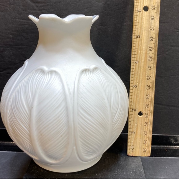 Hutschenreuther Matt White Bisque 5.5"  Vase by Achtziger OP ART 70´s Leaves - Picture 14 of 14
